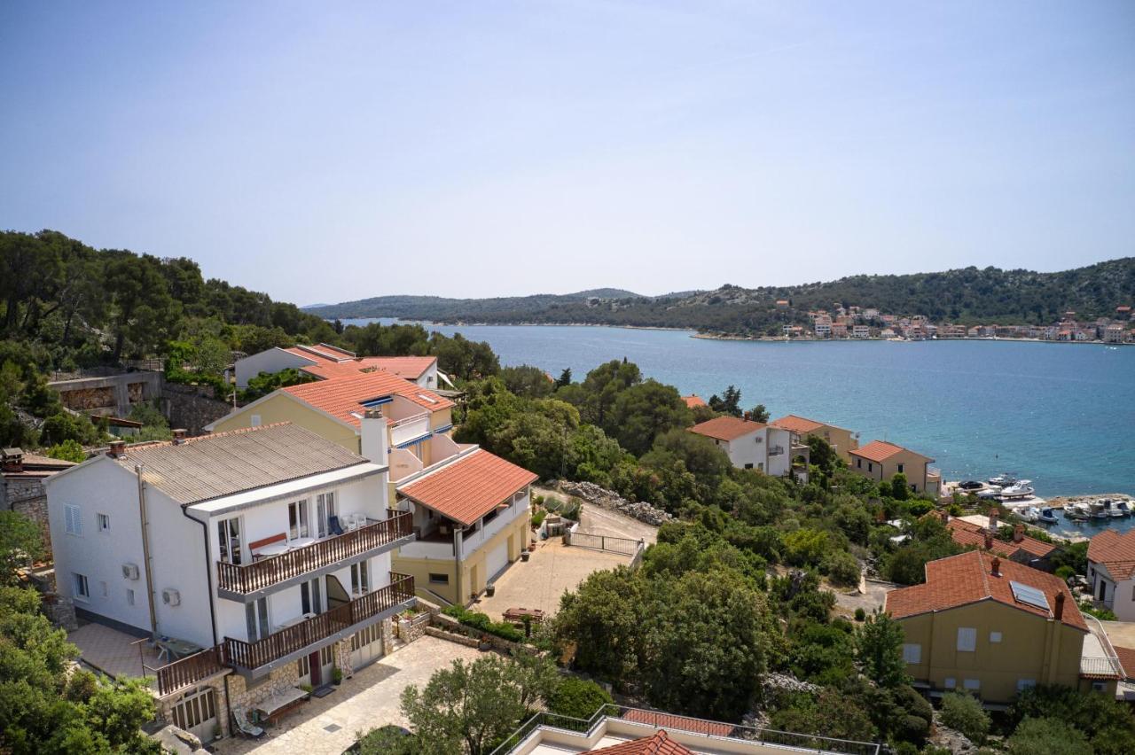 Apartments And Rooms By The Sea Tisno, Murter - 5128 Kültér fotó