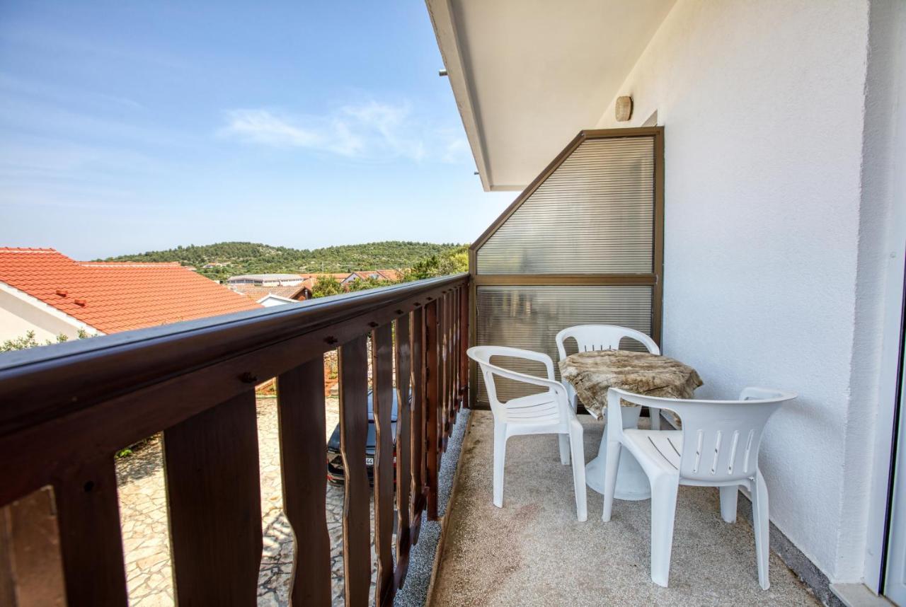 Apartments And Rooms By The Sea Tisno, Murter - 5128 Kültér fotó